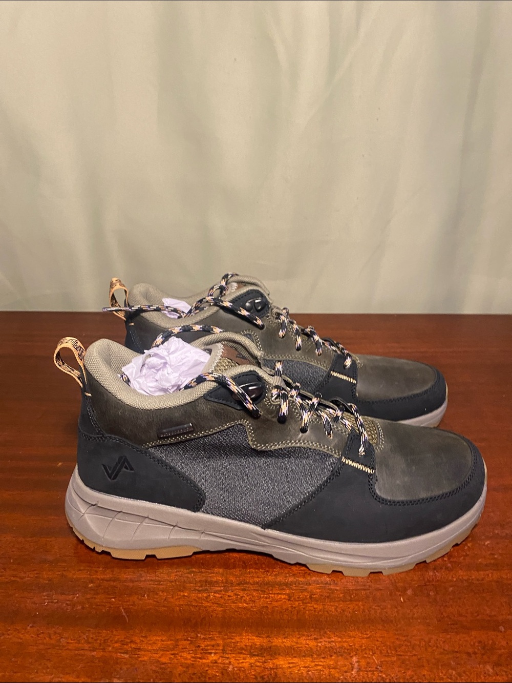 Forsake Wild Sky Waterproof Mid Hiking Sneakers Women’s 10.5 New